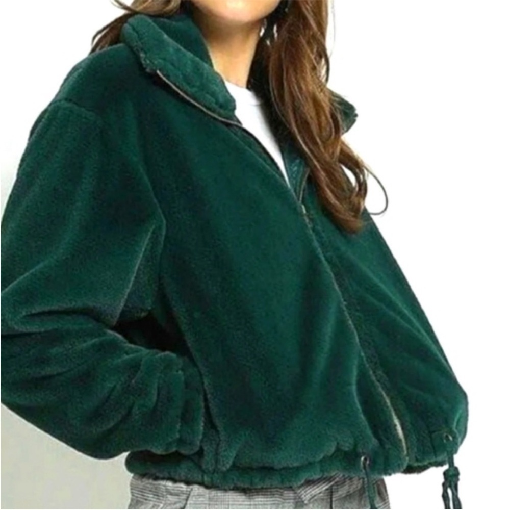 EUC green velour bomber jacket size small cozy winter wear zip up
